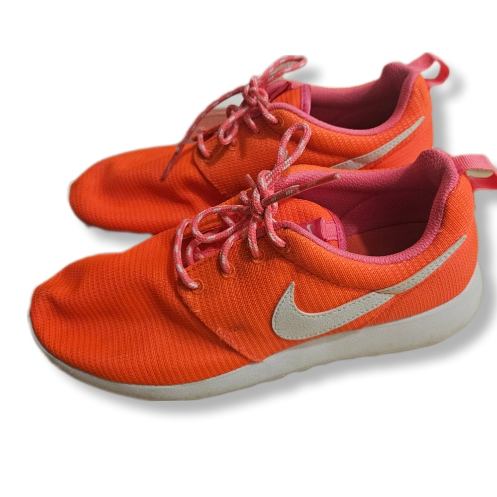Girl's NIKE 'Roshe One' Sz 7Y US Runners Shoes Orange Pink
